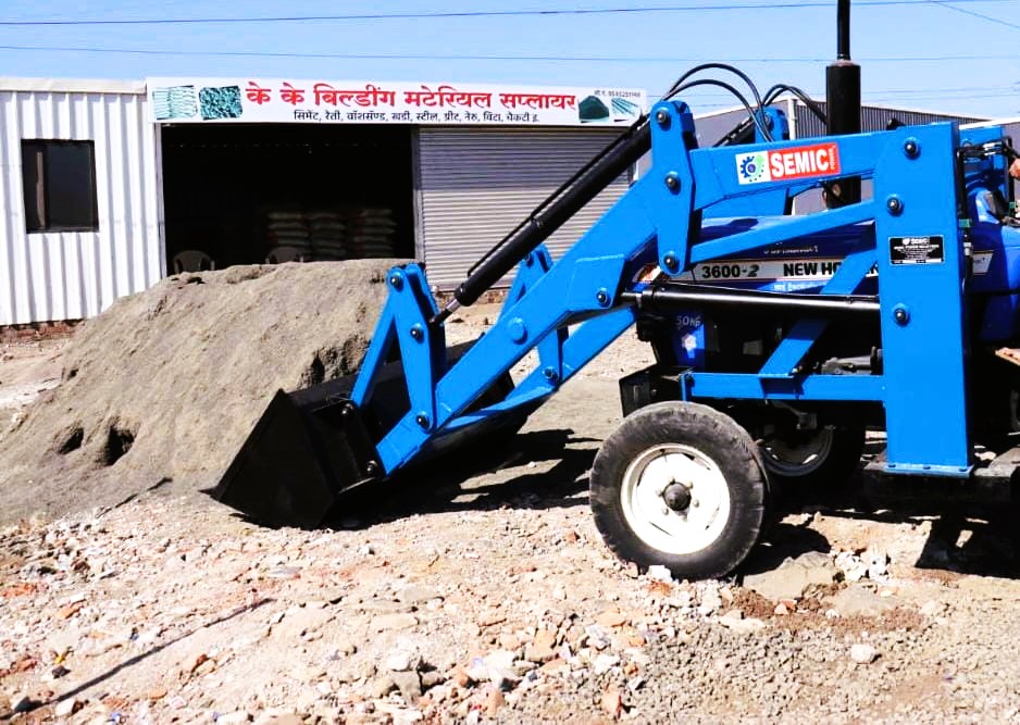 TRACTOR FRONT END LOADER