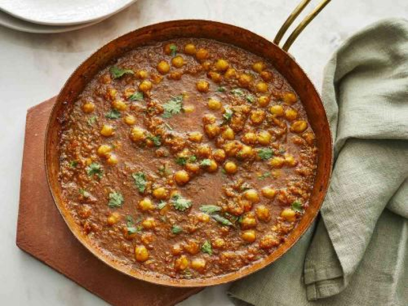 Chickpeas with Masala (Chana Masala)