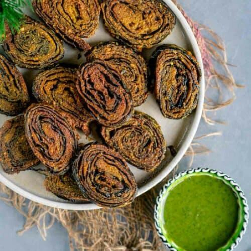Curried Colocasia Leaves (Curried Patra)