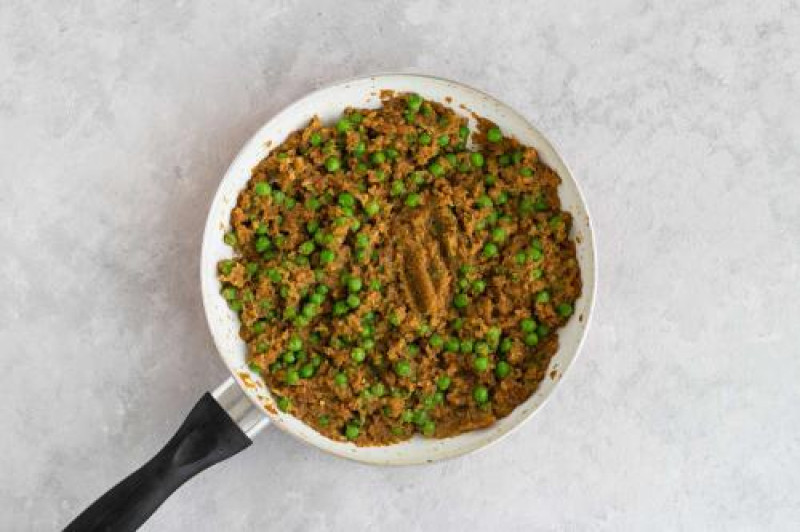 Green Beans With Cottage Cheese (Mutter Paneer)